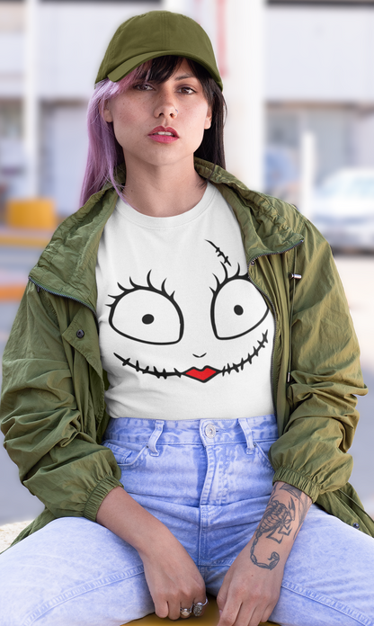 CREEPY HOLLOW SALLY SMILE - Unisex T-Shirt