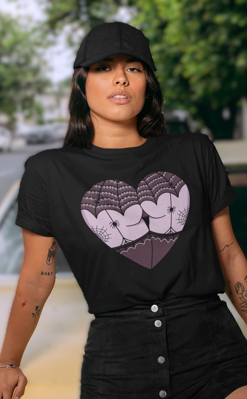 GOTHIC SPIDER HEART - Unisex T-Shirt